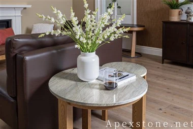 24 pous wonn ak depo tab bò nwa kwatzit